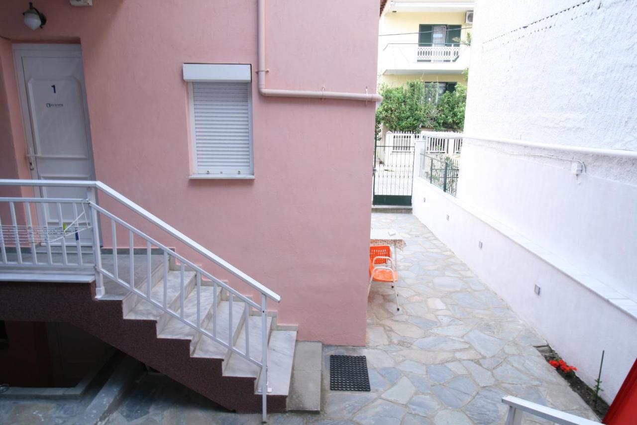 Sarti Center Studios Luaran gambar